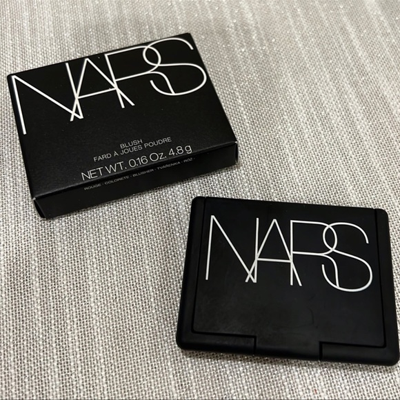 NARS blush in Orgasm - Picture 4 of 4